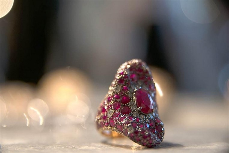 The House of Aziz & Walid Mouzannar Launches the exclusive Hayat Albi Collection